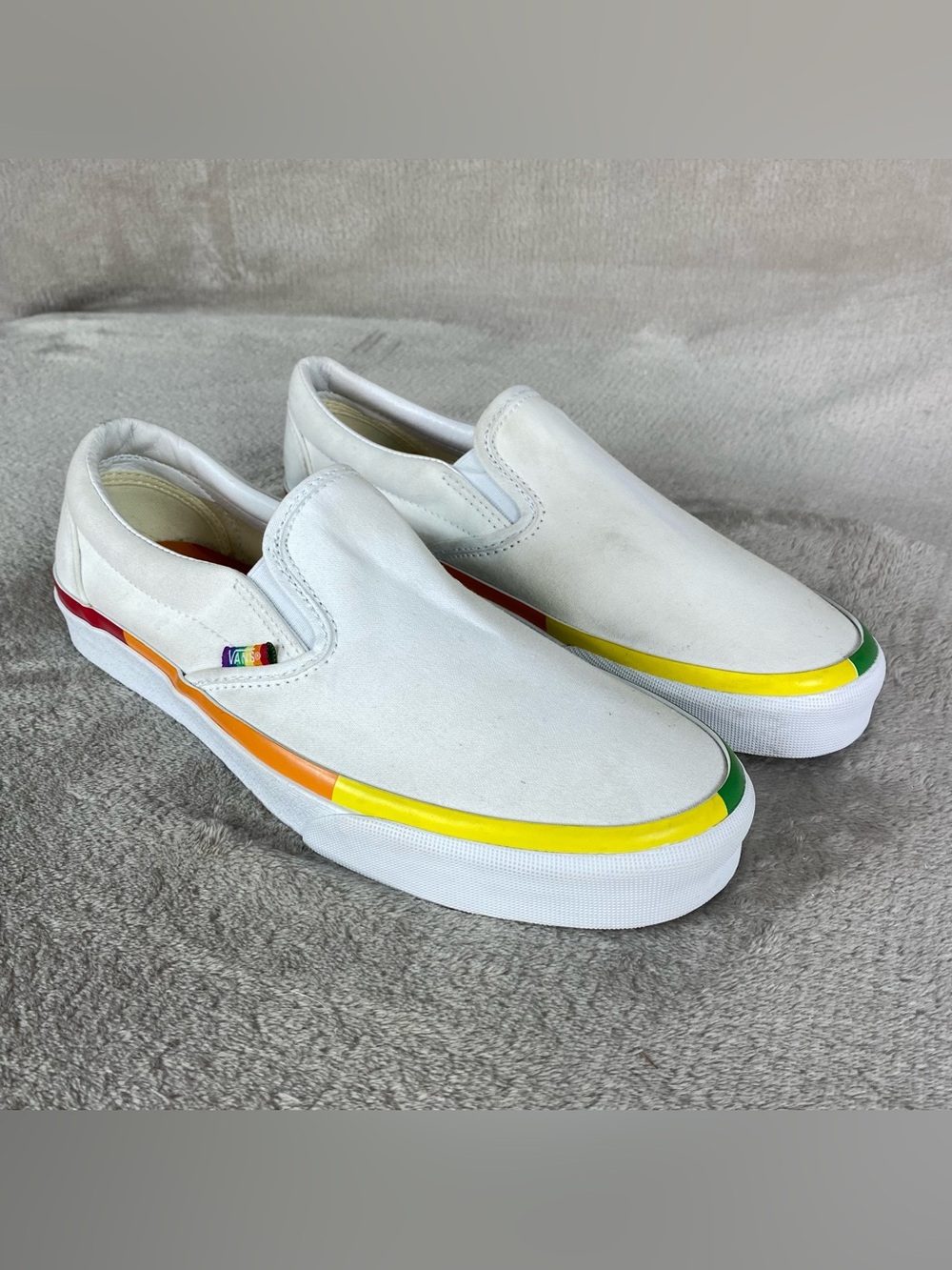 Vans Classic Slip On Rainbow Sneaker Shoes Men 9 Women 10.5 White Canvas‎ NEW